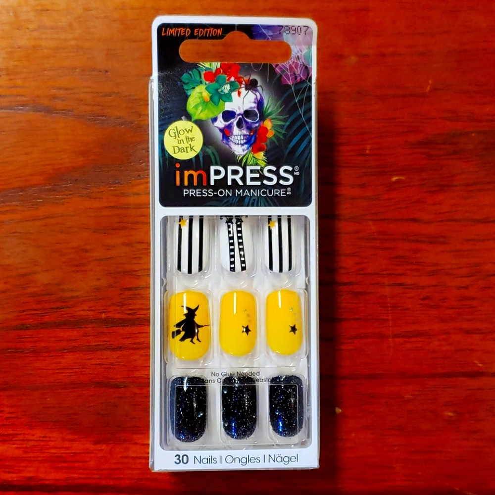Rare Witch 🧙‍♀️ imPress Glow in the Dark Mani